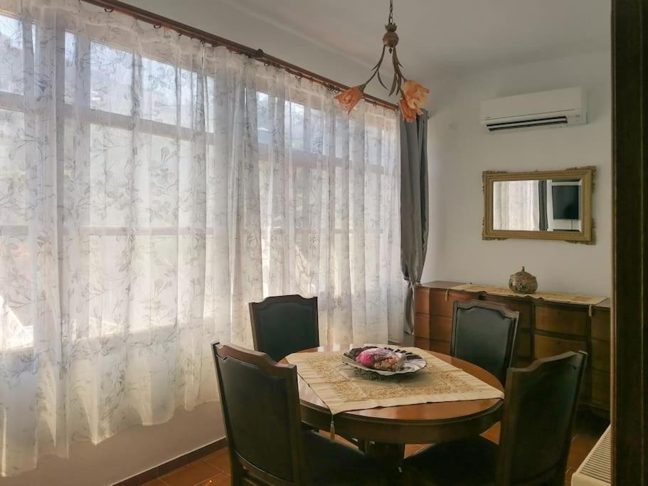 Μονοκατοικία Με Θέα Τη Χώρα Скірос Екстер'єр фото